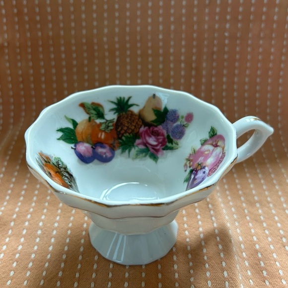 China Teacup made in Japan fruits & flowers - Picture 4 of 7